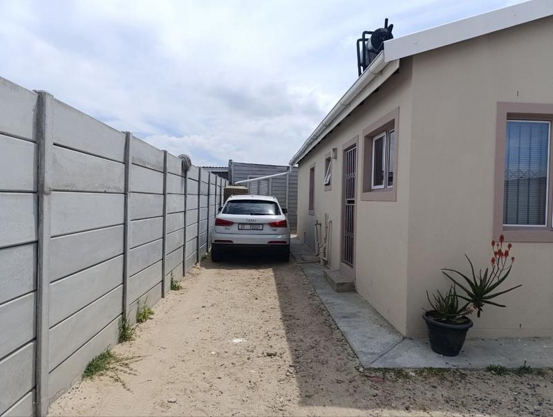 To Let 2 Bedroom Property for Rent in Malibu Village Western Cape